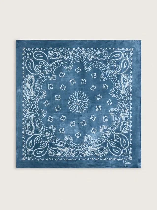 Denimblauer Schal aus der Golden Collection mit Paisley-Muster