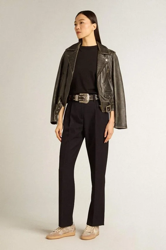 Distressed-Hemd für Damen in schwarzer Regular-Fit-Passform