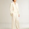 Doppelreihiger Blazer für Damen in gealtertem Weiss