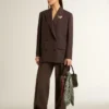 Doppelreihiger Damen-Blazer aus dunkelbrauner Wolle mit feinem Streifenmuster