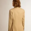 Doppelreihiger Damen-Blazer in Sand mit goldenen Wappenknöpfen
