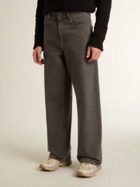 Dunkelgraue Herrenjeans aus Denim mit Twist-Crease-Waschung