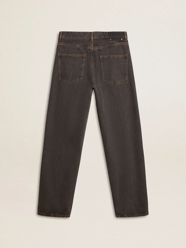 Dunkelgraue Herrenjeans aus Denim mit Twist-Crease-Waschung