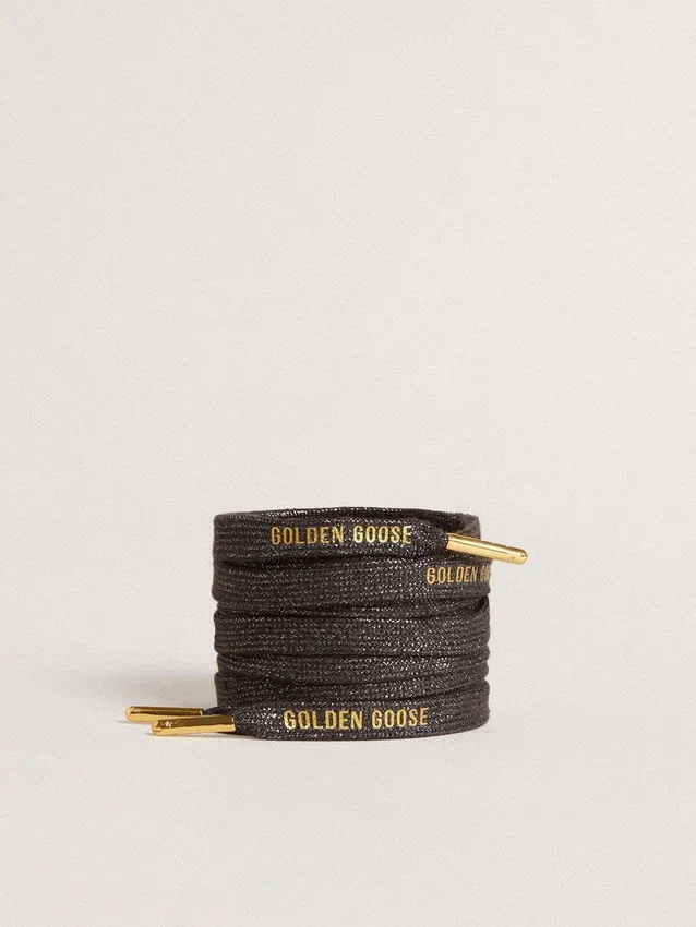 Dunkelgraue Lurex-Schnürsenkel mit kontrastierendem goldenem Logo