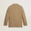 Einreihiger Herren-Blazer aus einer sandfarbenen Leinenmischung mit Chevron-Muster.