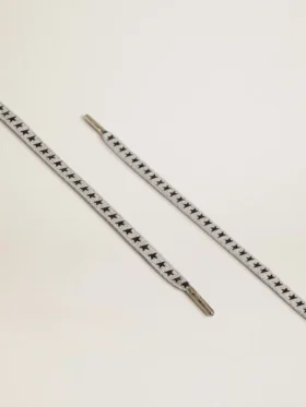 Eisgraue Baumwollschnürsenkel mit kontrastierenden schwarzen Sternen