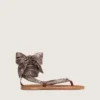 Flache Damensandalen mit grauem Paisley-Muster und Schmuckdetail