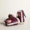 Francy-Sneaker mit Pailletten und handgeschriebener Beschriftung auf der Aussensohle