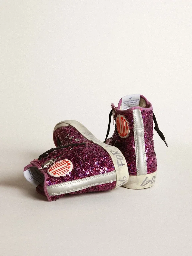 Francy-Sneaker mit Pailletten und handgeschriebener Beschriftung auf der Aussensohle
