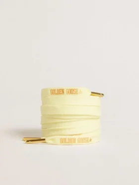 Gelbe Baumwollschnürsenkel mit kontrastierendem goldfarbenem Logo