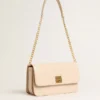 Gioia-Tasche aus hellrosa genarbtem Leder mit goldenen Details