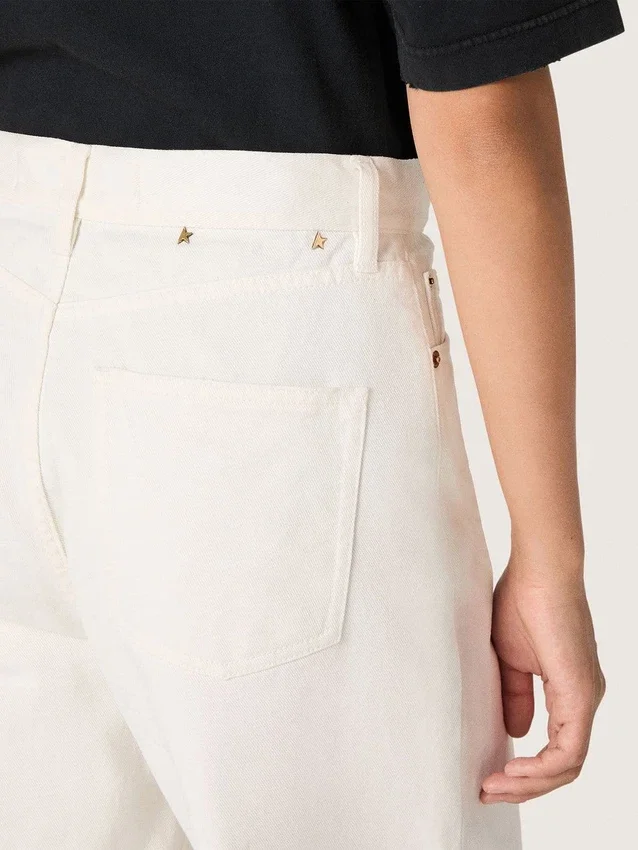 Goldene Boyfriend-Jeans für Damen aus optisch weissem Bull-Denim