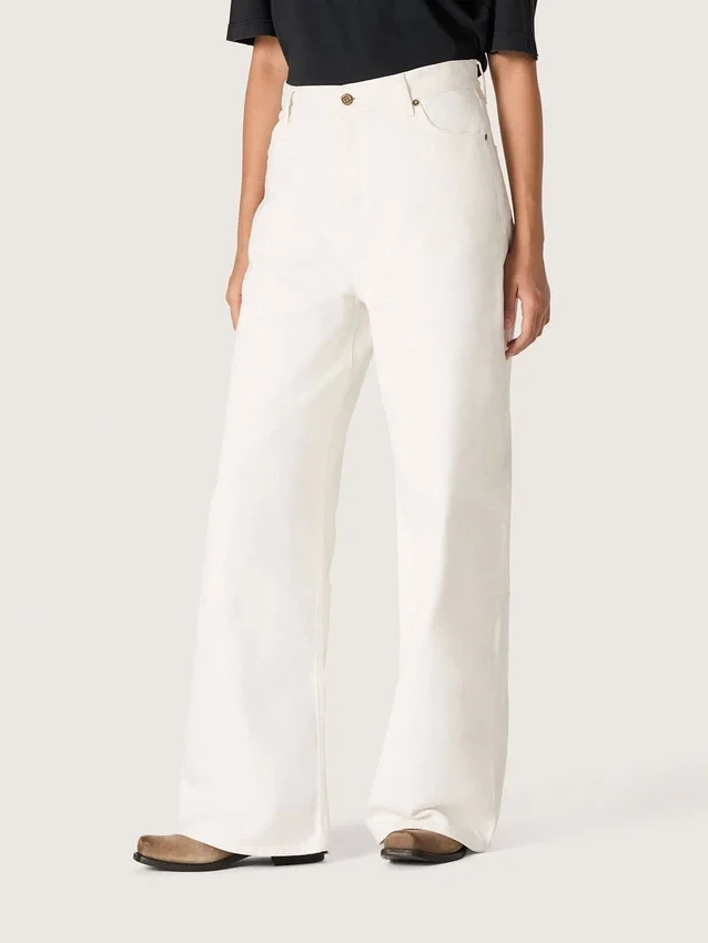Goldene Boyfriend-Jeans für Damen aus optisch weissem Bull-Denim