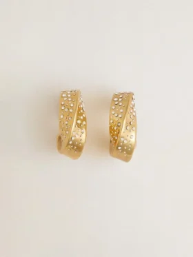 Goldene Creolen mit Kristallen