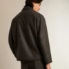 Grau melierte Wolljacke mit Knopfverschluss
