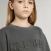 Graues Kinder-Sweatshirt mit erhabenem Logo