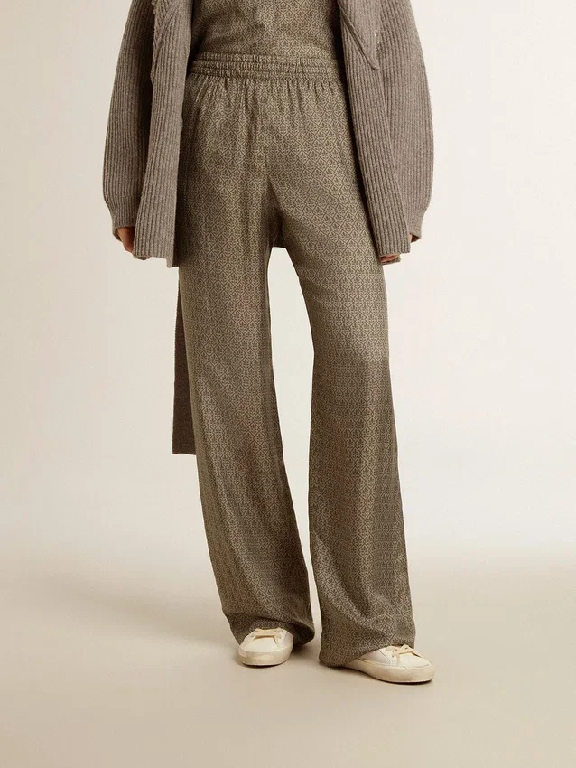Grüne Damenhose aus einer Viskose-Seidenmischung mit Blumenmuster