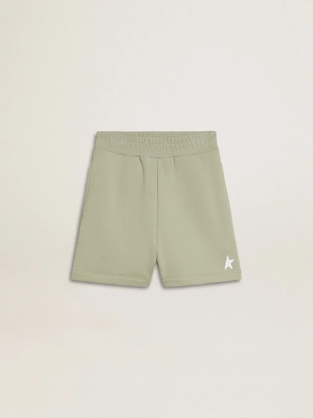 Hellgrüne Shorts mit weissem Stern