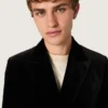 Herren-Blazer aus schwarzem Samt mit schwarzen Satinrevers