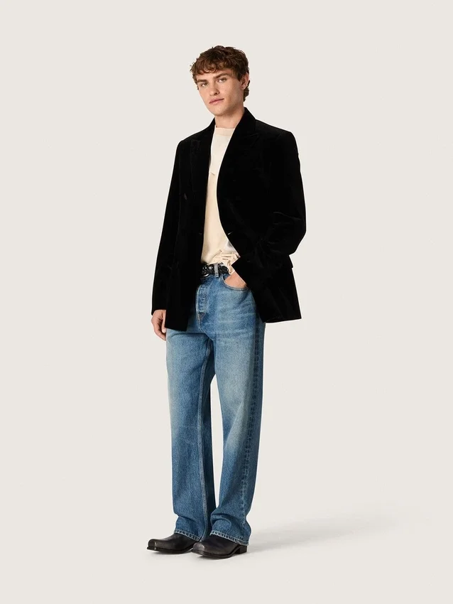 Herren-Blazer aus schwarzem Samt mit schwarzen Satinrevers