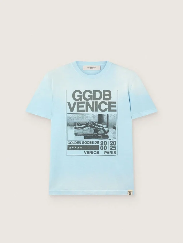 Herren-Hemd aus hellblauem Baumwolljersey mit grafischem Print
