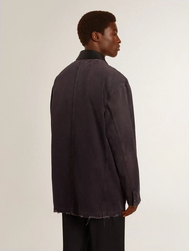 Herren-Jeansjacke mit Used-Look-Details und Lederkragen