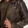 Herren-Leder-Bikerjacke mit gehämmerten Nieten und Klebeband