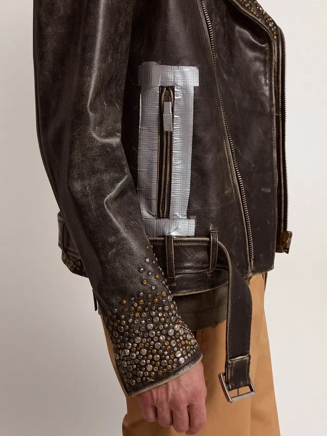 Herren-Leder-Bikerjacke mit gehämmerten Nieten und Klebeband