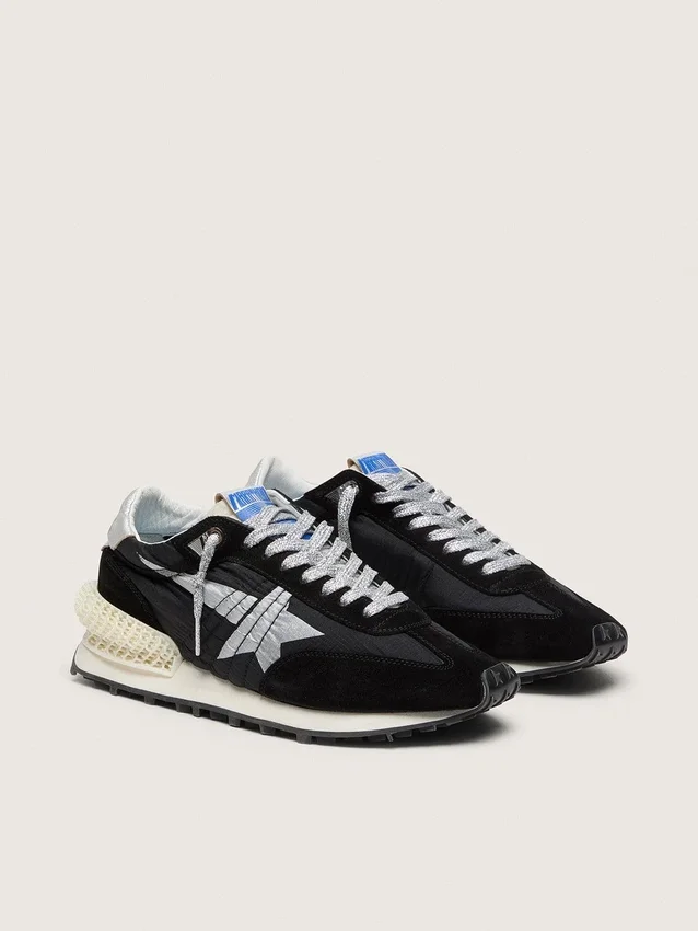 Damen-Marathon mit schwarzem Ripstop-Nylon-Obermaterial und silbernem Stern
