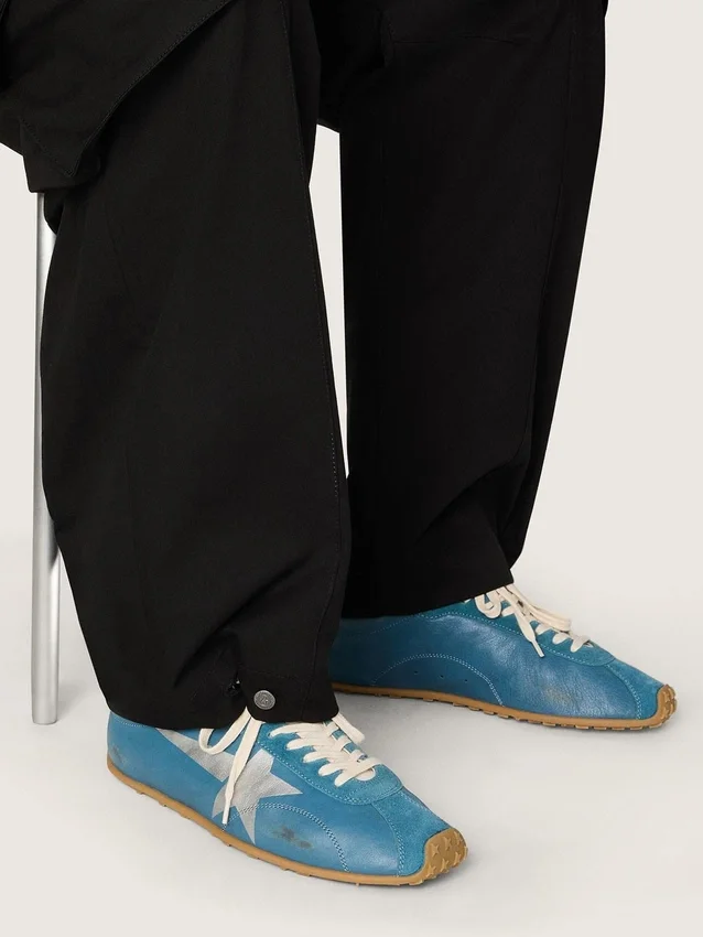 Herren-Marathon Speed aus blauem Nappa mit aufgedrucktem Stern und silberner Fersenlasche aus Leder