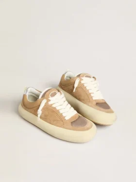Herren-Schuh «Space-Star Cube» aus tabakfarbenem Wildleder mit perforiertem Stern