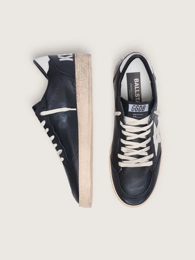 Herren-Sneaker «Ball Star» aus schwarzem Nappa mit weissem Lederstern und Fersenlasche