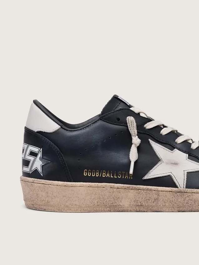 Herren-Sneaker «Ball Star» aus schwarzem Nappa mit weissem Lederstern und Fersenlasche