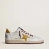 Herren-Sneaker «Ball Star» aus weissem Nappaleder mit gelbem Lederstern im Animal-Print und Fersenlasche