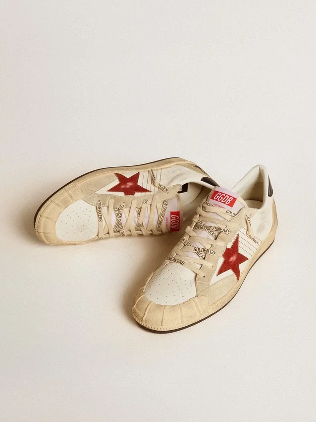 Herren-Sneaker «Ball Star LTD» aus Nappaleder mit rotem Lederstern und Lederlasche an der Ferse