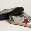 Herren-Sneaker «Ball Star LTD» aus silbernem laminiertem Leder mit rotem Stern aus Wildleder und schwarzen Einsätzen