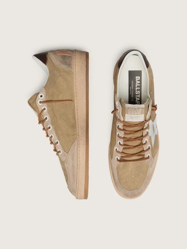Herren-Sneaker «Ball Star LTD» aus tabakfarbenem Wildleder mit silbernem Stern