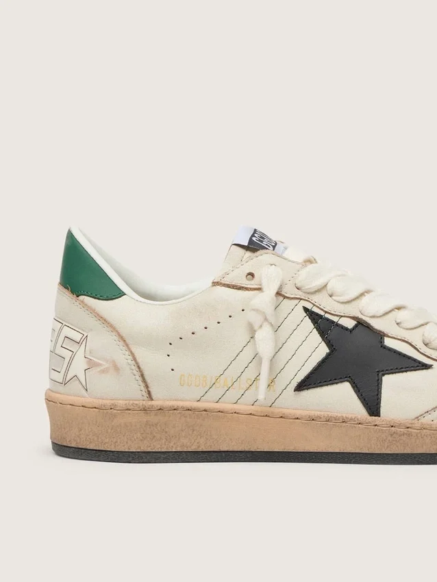 Herren-Sneaker «Ball Star» mit schwarzem Lederstern und grüner Lederlasche an der Ferse