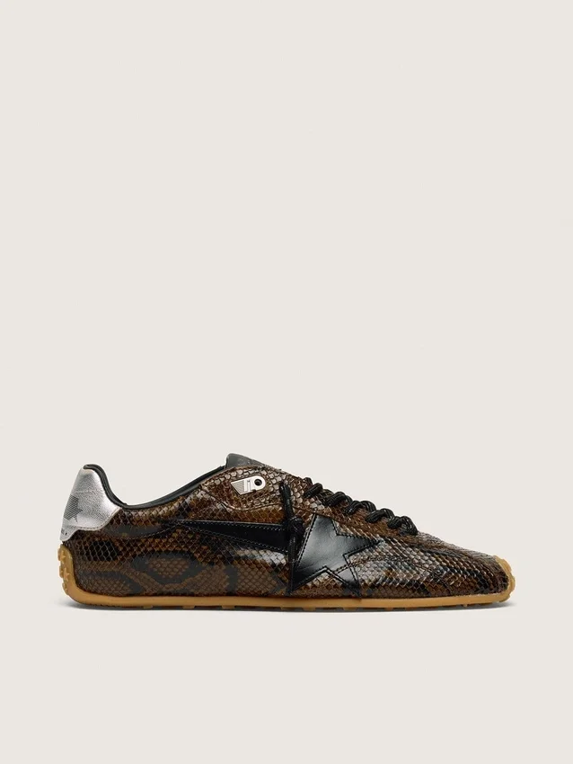 Herren-Sneaker «Marathon Speed» aus Leder mit braunem Schlangenprint, schwarzem Stern und silberner Fersenlasche aus Leder