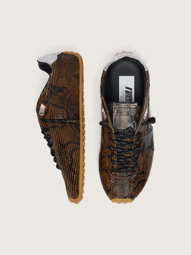 Herren-Sneaker «Marathon Speed» aus Leder mit braunem Schlangenprint, schwarzem Stern und silberner Fersenlasche aus Leder