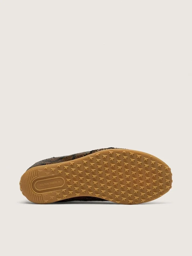 Herren-Sneaker «Marathon Speed» aus Leder mit braunem Schlangenprint, schwarzem Stern und silberner Fersenlasche aus Leder