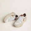 Herren-Sneaker mit Running Sole aus Nylon und Wildleder mit braunem Lederstern und burgunderroter Lederlasche an der Ferse
