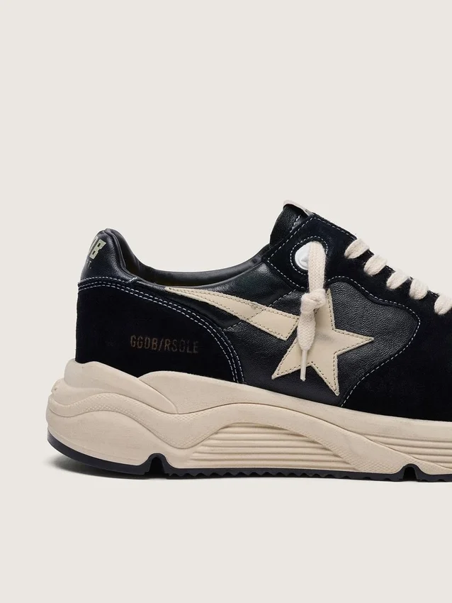 Herren-Sneaker mit Running Sole aus schwarzem Nappaleder und Wildleder mit weissem Stern