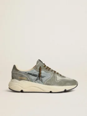 Herren-Sneaker «Running Sole» aus hellblauem Nylon mit schwarzem Stern und grüner Fersenlasche aus Leder