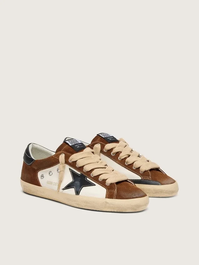 Herren-Super-Star aus weissem Leder und braunem Wildleder mit schwarzem Lederstern
