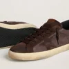 Herren-Super-Star LTD aus braunem Nubukleder mit Stern aus Wildleder und violetter Fersenlasche aus Leder