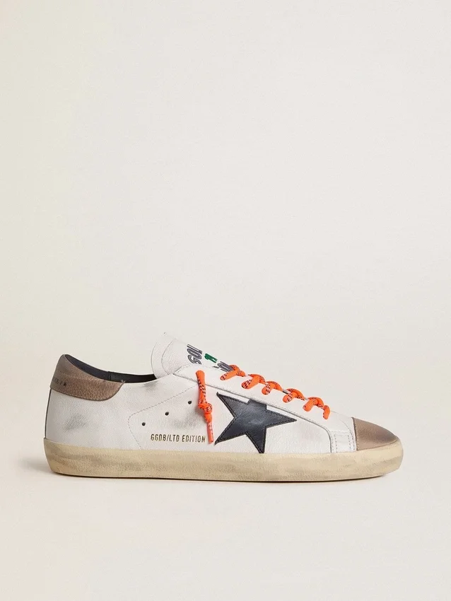 Herren-Super-Star LTD aus Leder mit schwarzem Lederstern und beiger Lederlasche an der Ferse