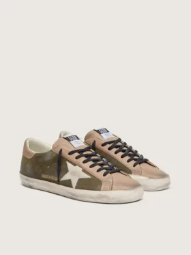 Herren-Super-Star LTD aus olivgrünem Wildleder mit cremefarbenem, gesticktem Stern
