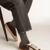 Herren-Super-Star Penstar aus braunem Wildleder mit einem platinfarbenen Stern