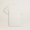 Herren-T-Shirt aus Baumwolle in Worn-White-Optik mit schwarzer Beschriftung